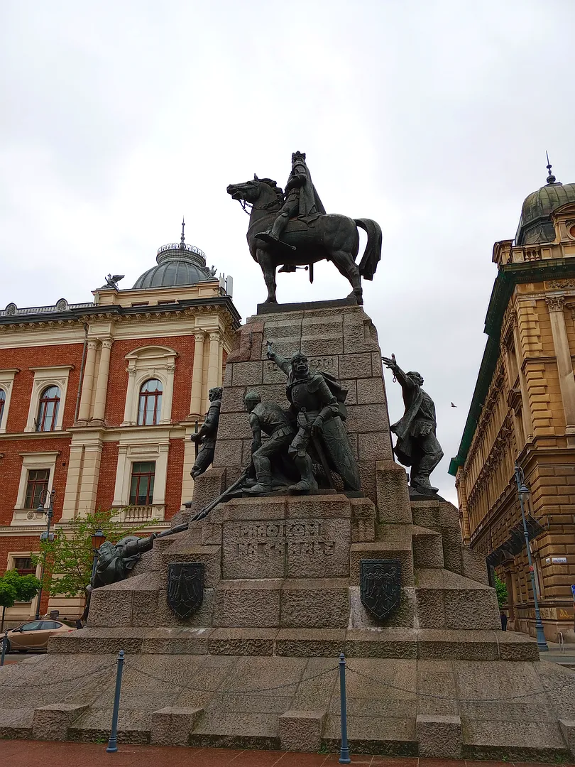 Grunwald Monument (Pomnik Grunwaldzki) in Jan Matejko Square