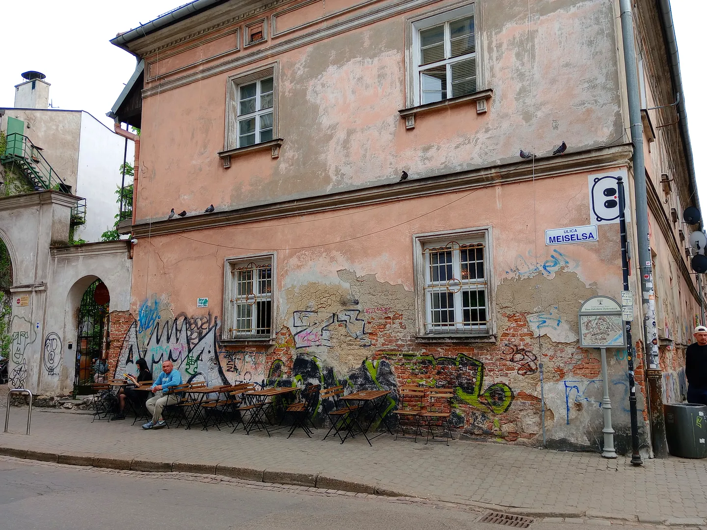 Meiselsa Street near Hevre Bar in Kazimierz