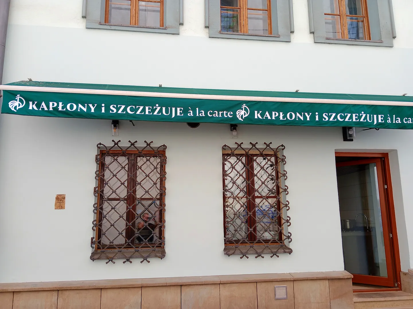 Kapłony i Szczeżuje Restaurant in Plac Izaaka in Kraków