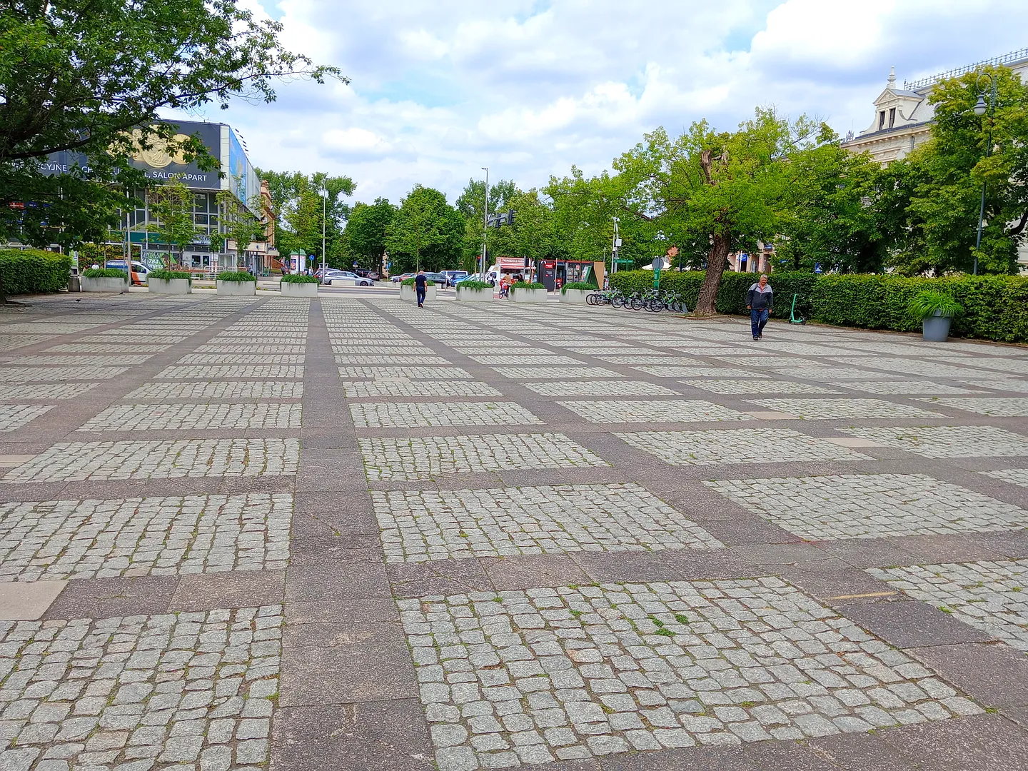 Plac i Pomnik Bohaterów II Wojny Światowej w Zielonej Górze